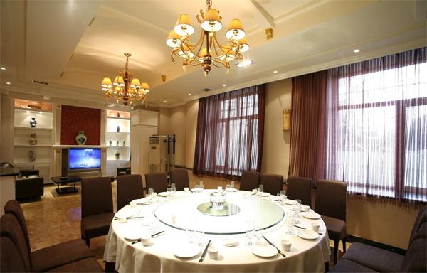 【酒店包廂】優質鋼材仿古銅色一級布藝燈罩吊燈